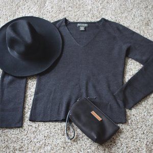 Grey V Neck Banana Republic Sweater sz M